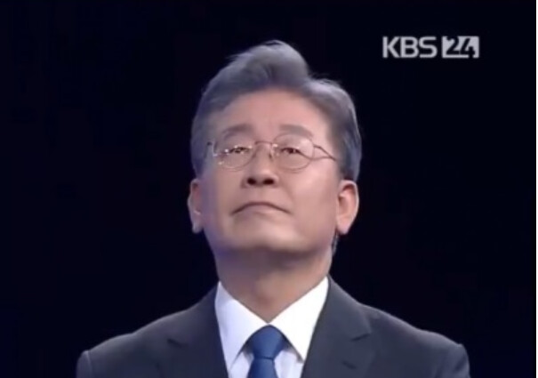 KSOI)김혜경 논란에 중도층 움직여…尹 중도층 51.2%, 호남 26.2%_1.png