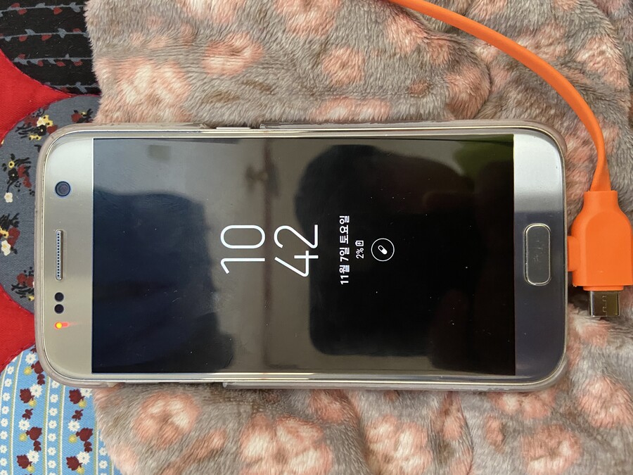 오늘 고모한테 S7 얻어왔습니다._1.jpeg