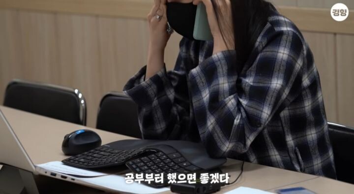 박지현 전화 인터뷰 중 윤석열에게 충고.. | 정치유머 게시판 | RULIWEB