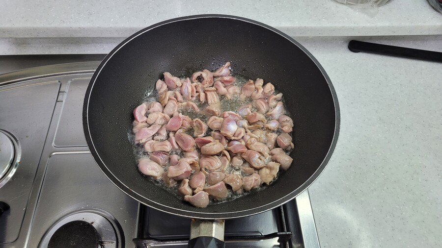 야옹이랑 먹는 닭똥집볶음_5.jpg