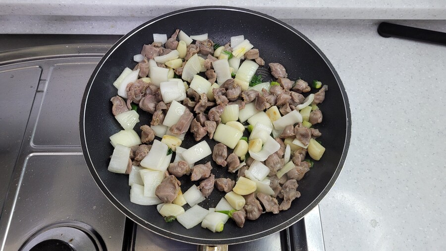 야옹이랑 먹는 닭똥집볶음_8.jpg