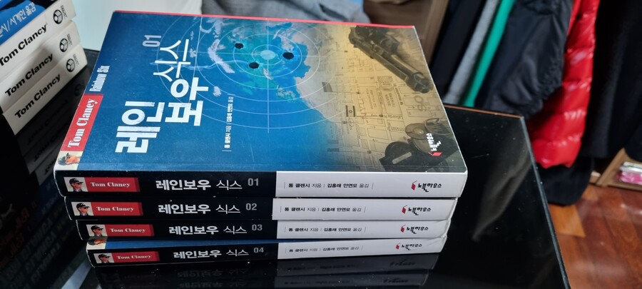 국내에 나온 톰 클랜시 책들 전부 모았네요_7.jpg