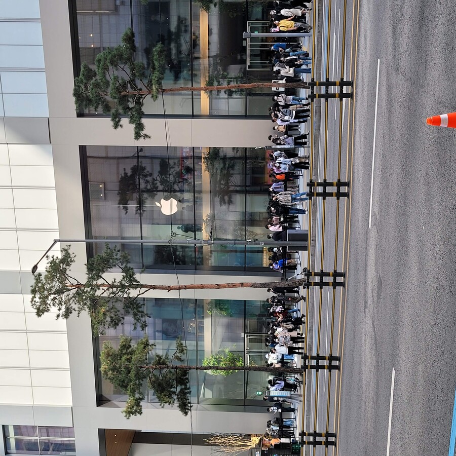 삼성 관련 분위기를 보면서 생각난 것... (오늘 명동)_1.jpg