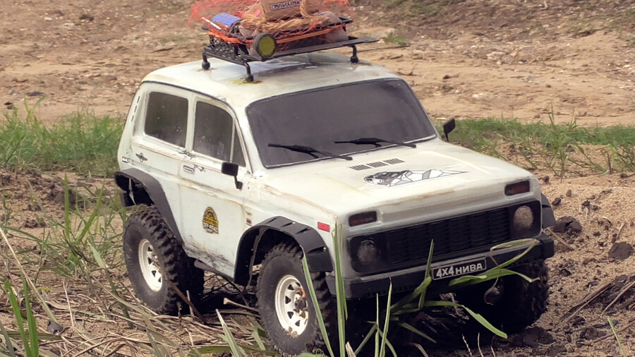 러시아 SUV 1977 Lada Niva 4x4 오프로드 주행_1.jpg