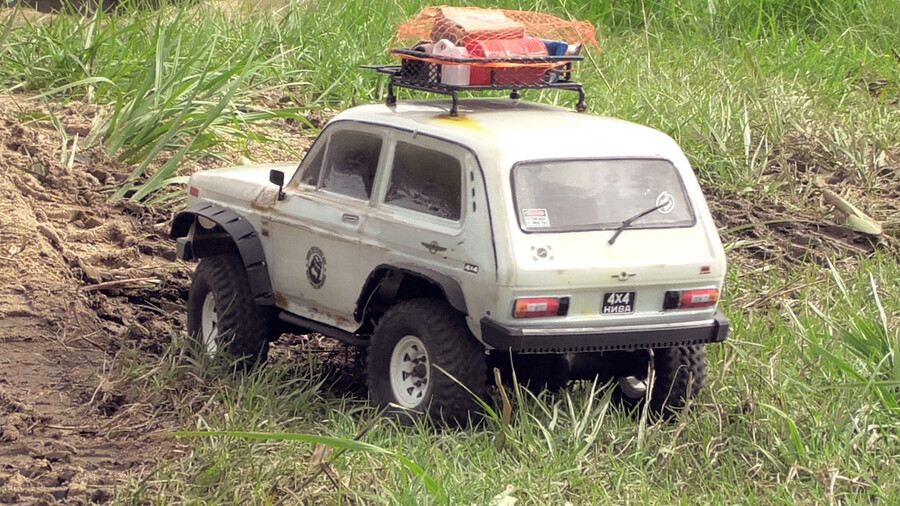 러시아 SUV 1977 Lada Niva 4x4 오프로드 주행_5.jpg
