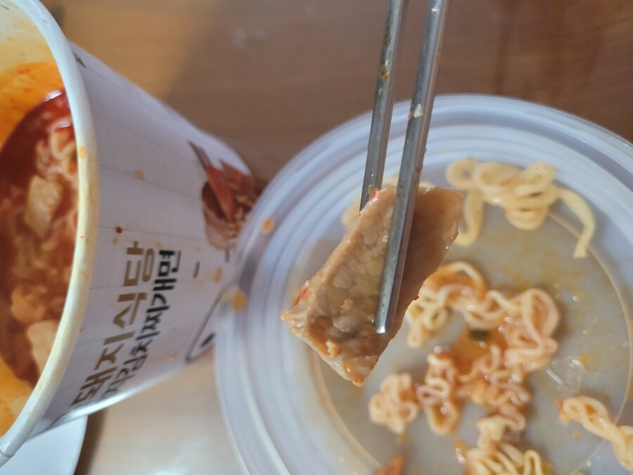 금돼지식당 돼지김치찌개면_5.jpg