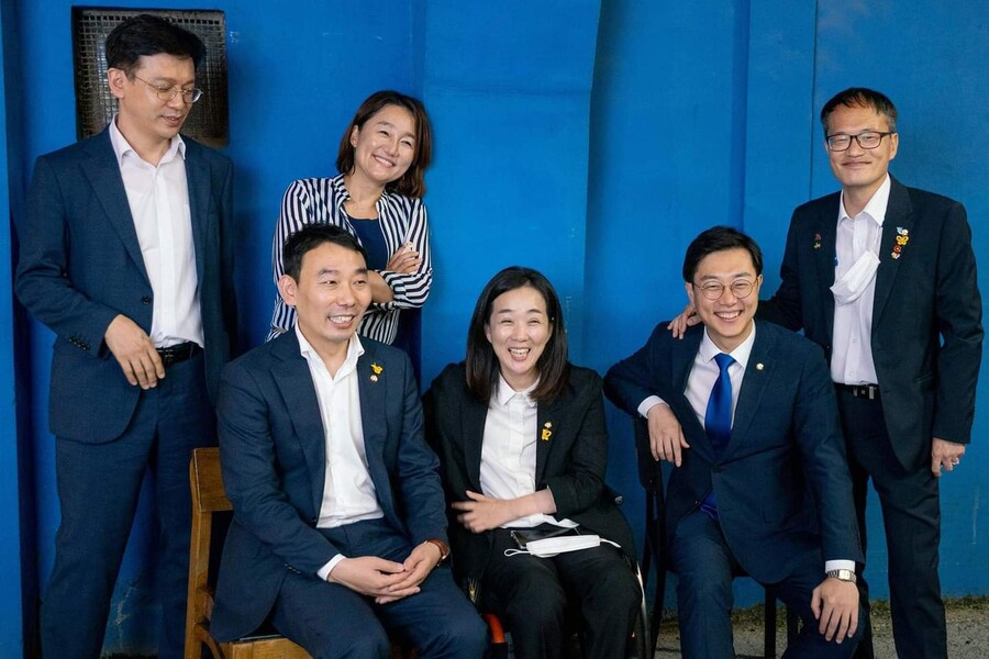 찢빠들은 왜캐 모여서 사진 찍는걸 좋이하나 | 정치유머 게시판 찢빠들은 왜캐 모여서 사진 찍는걸 좋이하나 | 정치유머 게시판 | 루리웹