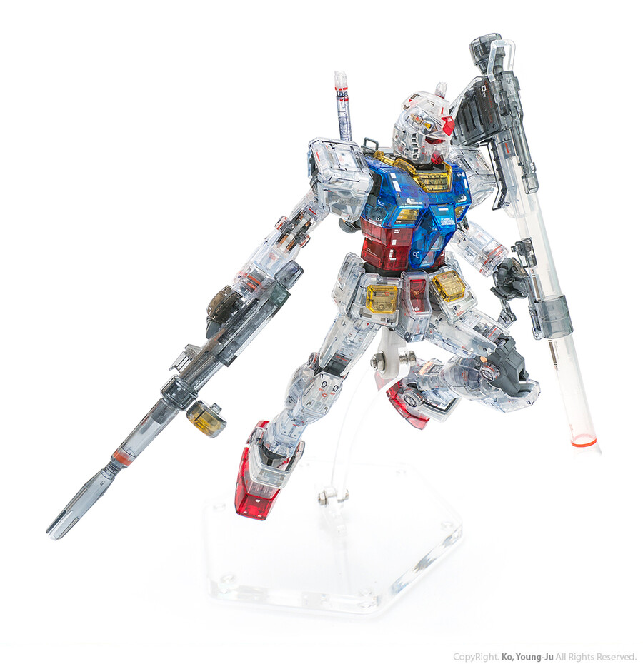 MG 퍼스트 건담 3.0 클리어 컬러 (RX-78-2 Gundam) 리뷰_45.jpg