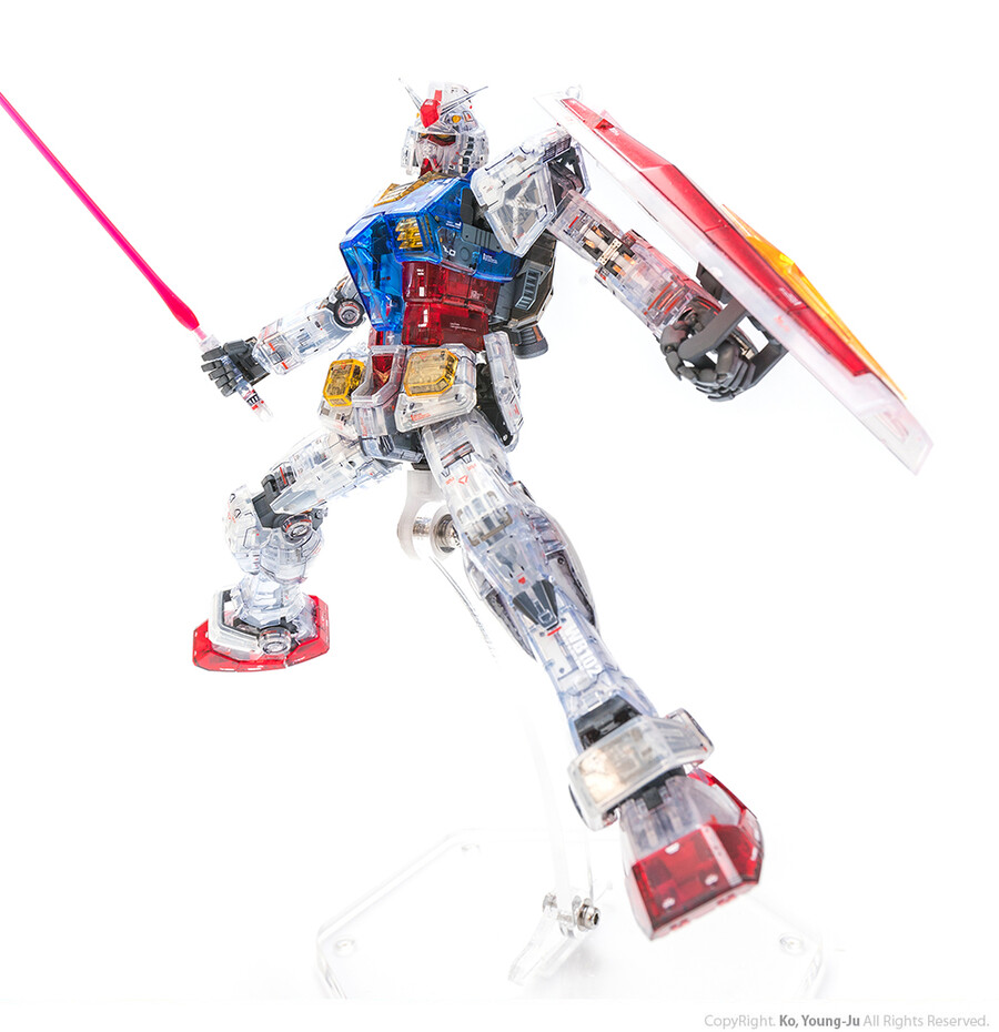 MG 퍼스트 건담 3.0 클리어 컬러 (RX-78-2 Gundam) 리뷰_66.jpg