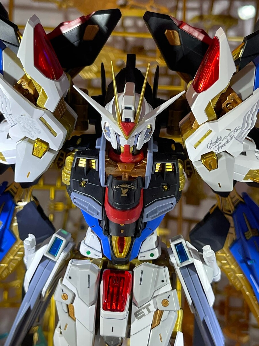 [반다이] MGEX 스트라이크 프리덤 건담 전시사진_2.jpg