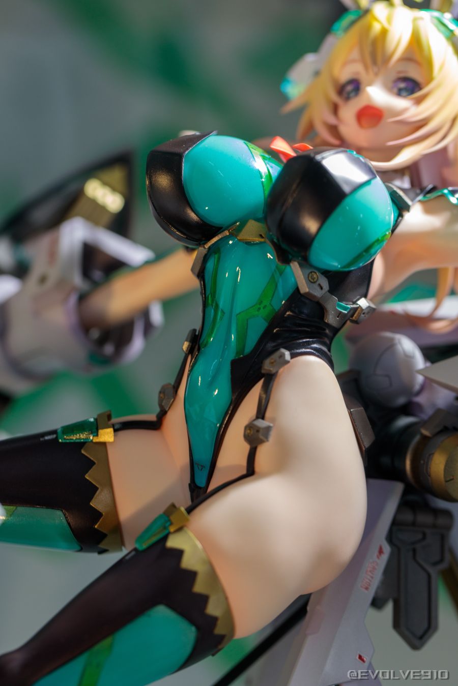 [Vertex] 오빗 걸즈 - 피오나 풀문 전시 사진_16.jpg