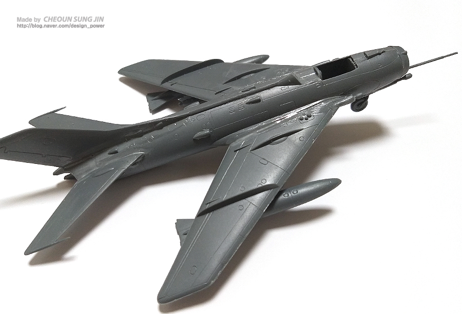 F-6 [MIG-19S] 'Phantom Killer' 프라모델 모형_7.jpg