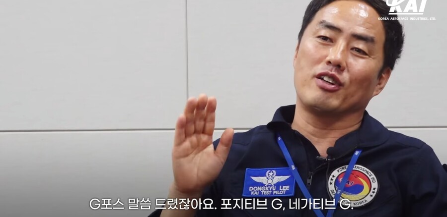 탑건) " 전투기가 급 하강할때 뒤집어서 내려오는 이유는??? "_3.jpg