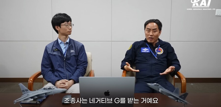 탑건) " 전투기가 급 하강할때 뒤집어서 내려오는 이유는??? "_9.jpg