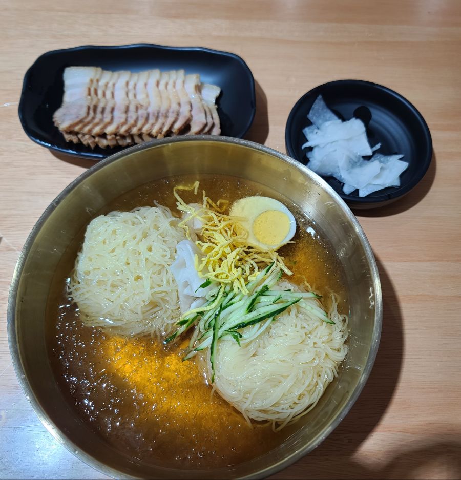 밀면 넘모 좋아. | 유머 게시판 밀면 넘모 좋아. | 유머 게시판 | 루리웹