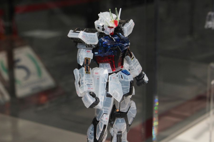 RG 스트라이크 건담 & 스카이 글래스퍼 세트 [클리어 컬러] 전시 사진 2_9.jpg