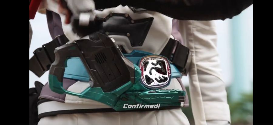 [가면라이더 리바이스] 저가 코스프레가 아닌 livevil_5.jpg