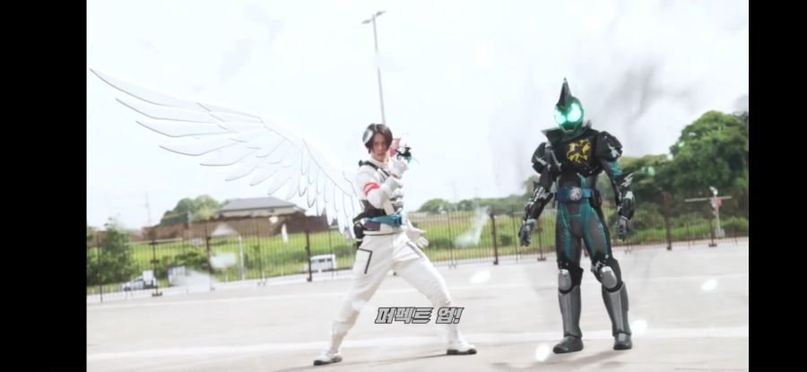 [가면라이더 리바이스] 저가 코스프레가 아닌 livevil_18.jpg