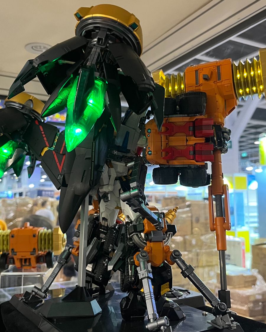 [POSE +] 메탈 시리즈 가오가이가 계열 전시 사진 (본사 페이스북)_5.jpg