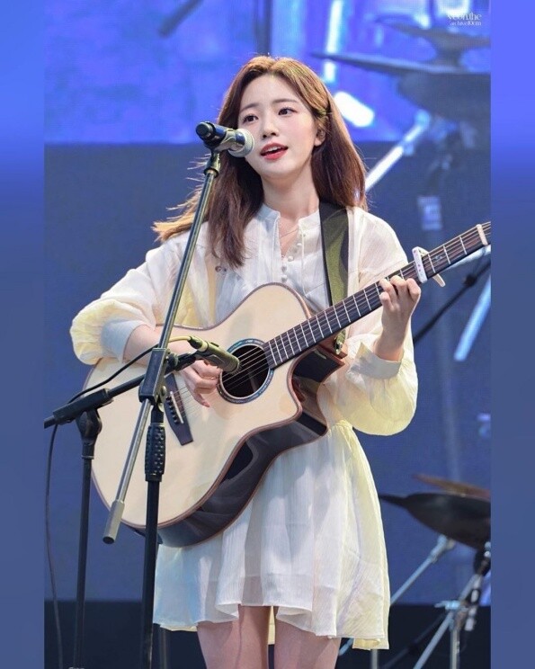 요즘 빠져서 듣는 중인 싱어송라이터_1.jpg