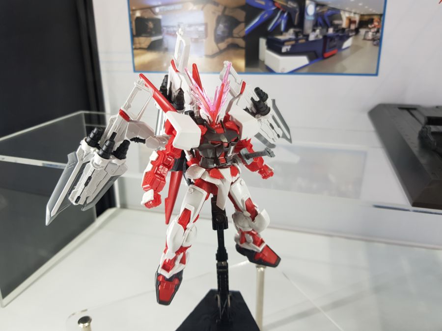건담 베이스 한정 HG 1/144 아스트레이 레드 드래곤 발매 예정_1.jpg