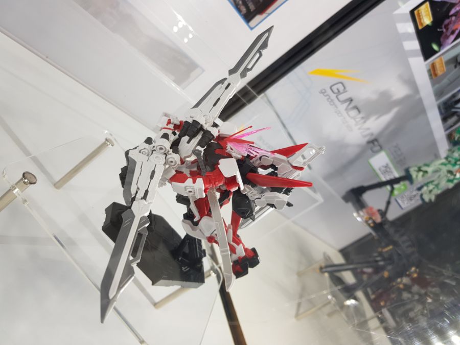 건담 베이스 한정 HG 1/144 아스트레이 레드 드래곤 발매 예정_2.jpg