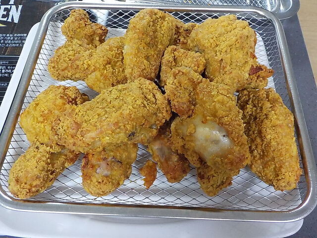 노브랜드 치킨 이것도 싸긴싼편인데