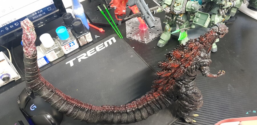 반다이 몬스터아츠 신고질라 (도색작)_6.jpg