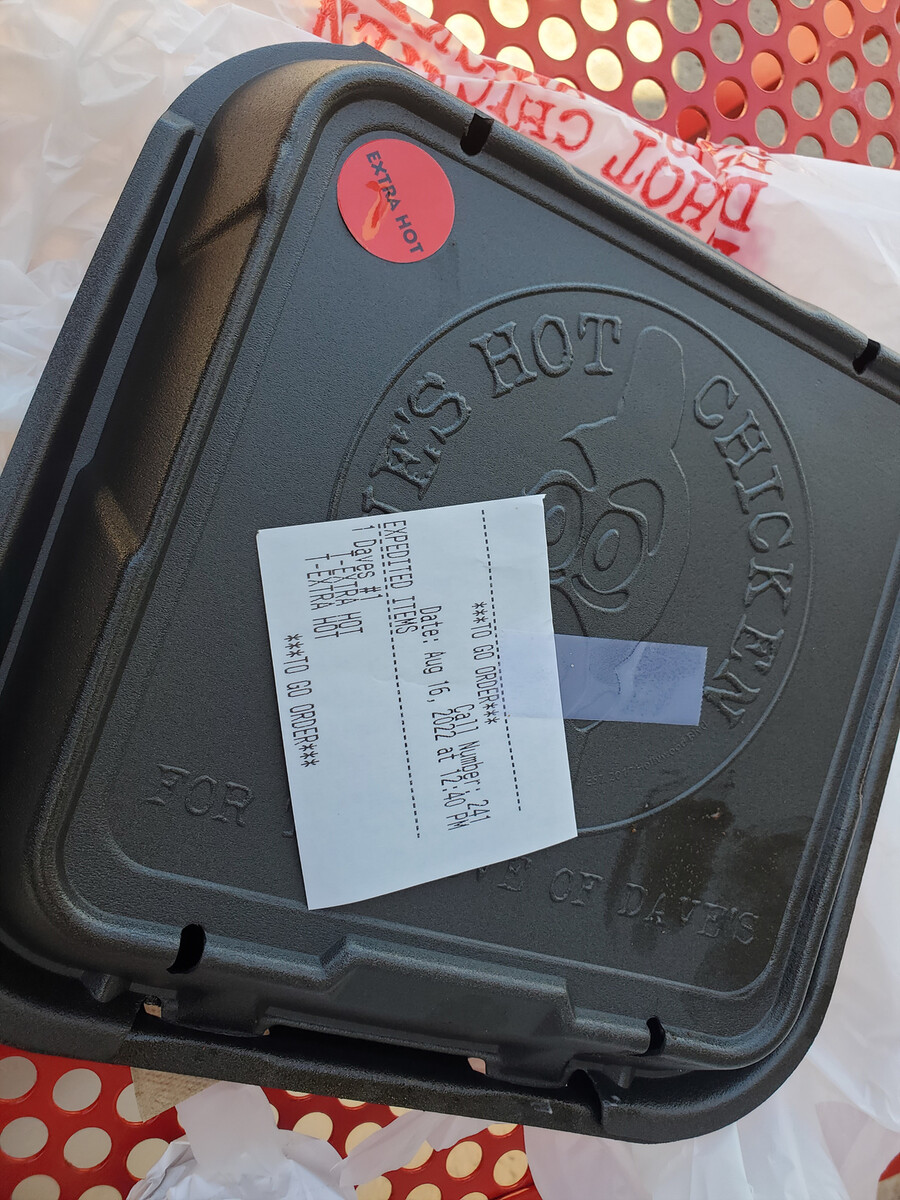 LA에서 시작된 네슈빌 핫치킨, Dave's hot chicken_6.jpg