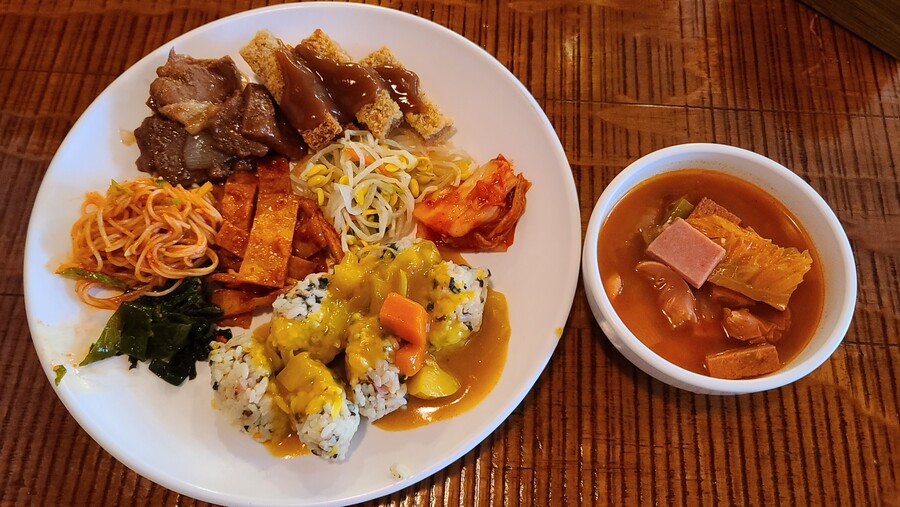 강남역 스트리트에 가성비 꿀이라고 생각하는 점심 한식뷔페입니다._9.jpg