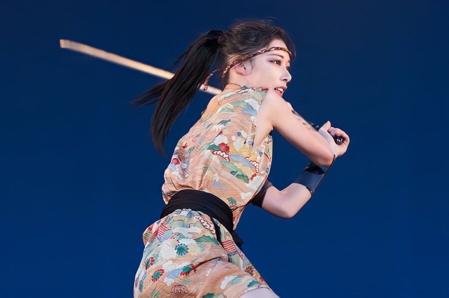 야쿠자 코스프레한 부녀지간.jpg_25.jpg