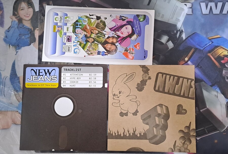 뉴진스 - NewJeans 1st EP 'New Jeans' Bag [민지 버전]_4.jpg