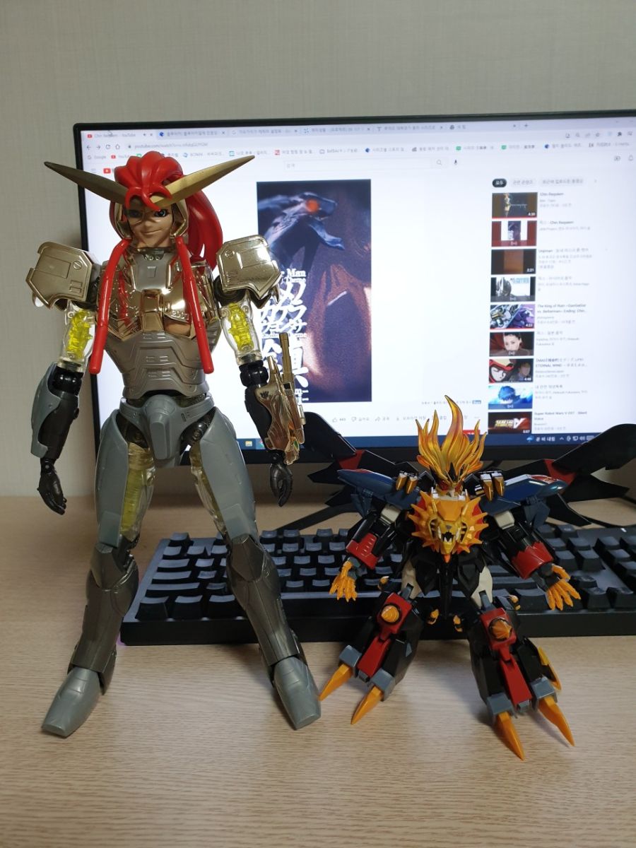 [프라 NO] 사이보그 가이._8.jpg