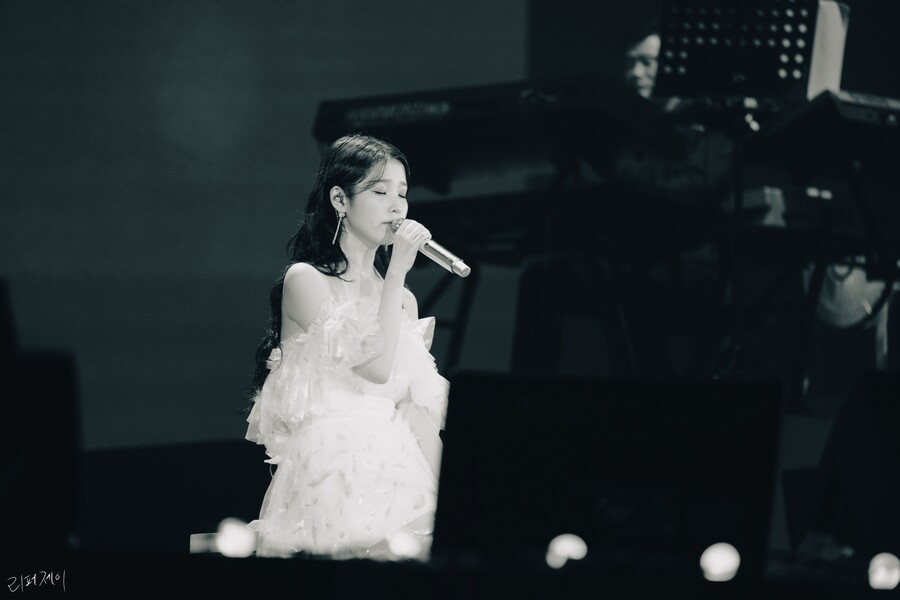 2022 아이유 콘서트 사진리퍼제이 아이유