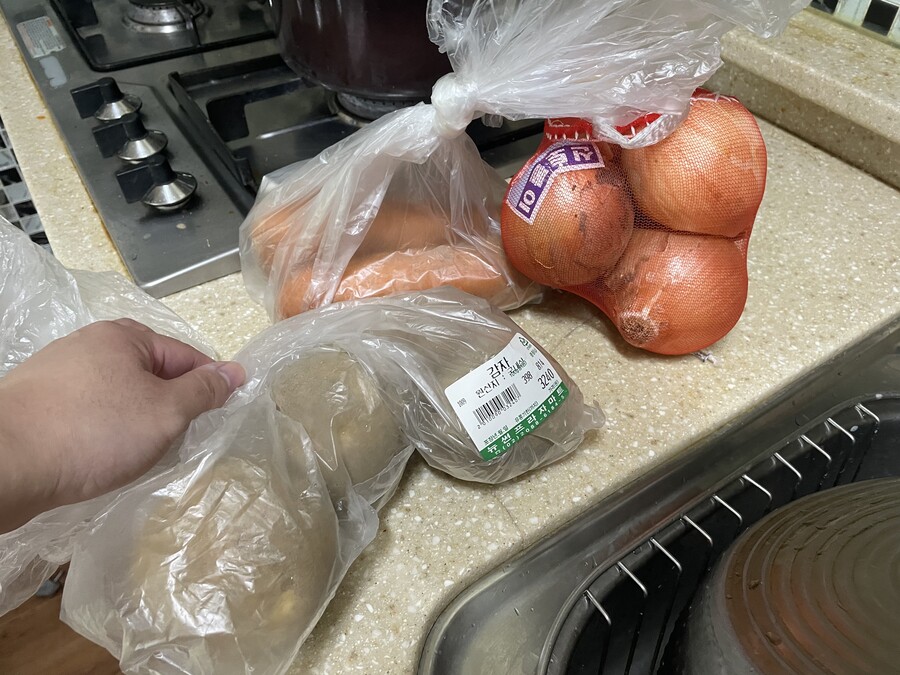 모쏠이 만든 카레는 코가손 해병님 해병카레를 이긴다_2.jpeg