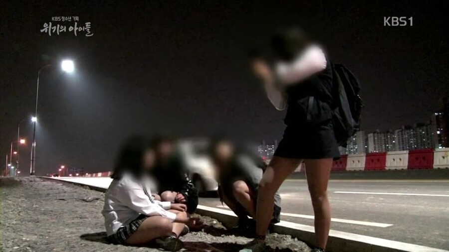 한국 여고생 일진 vs 일본 여고생 일진 ..jpg_3.jpg