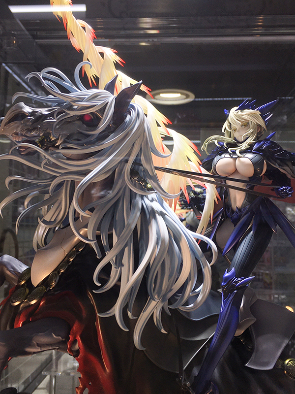 [큐즈 Q] FGO - 랜서 / 알트리아 펜드래곤 제3 재림 [얼터] 전시 사진_4.jpg