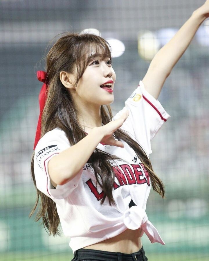 페이커 만나면 무조건 고백한다는 치어리더.gif_1.jpg