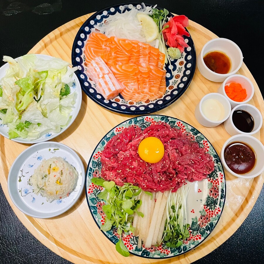 어제 조졌던 육회랑 연어