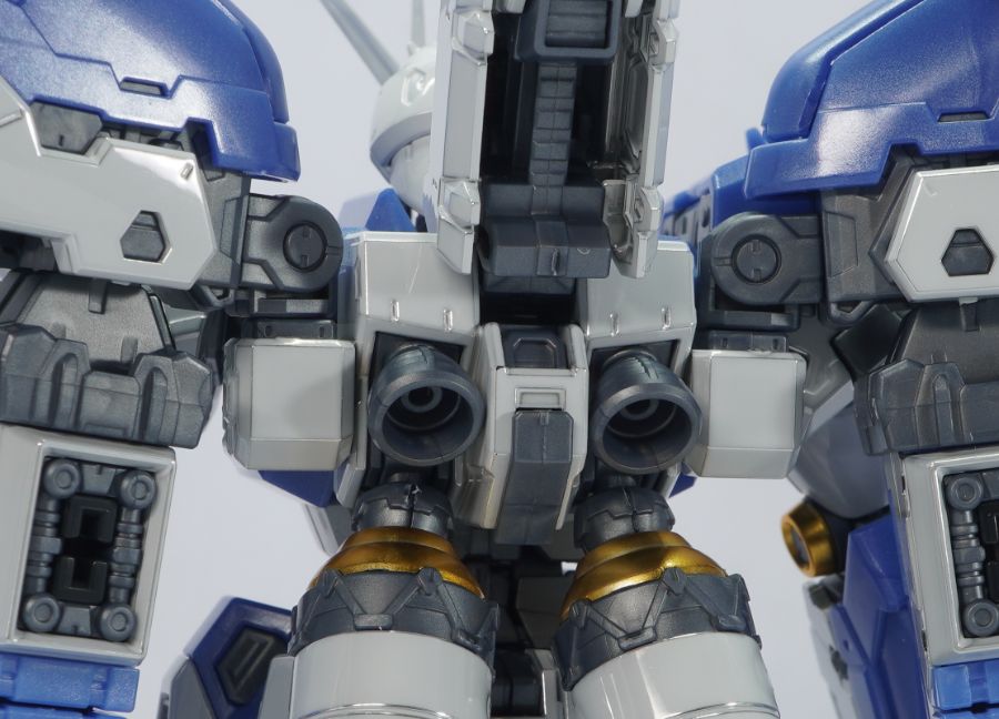 RG 하이뉴 건담 [티타늄 피니시] 해외 리뷰_28.jpg