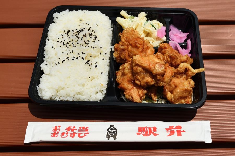 일본, 가차폰(뽑기)이 있는 도시락 가게🍱_3.jpg