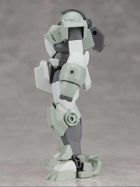 HG 1/144 데미 트레이너 해외 리뷰_5.jpg