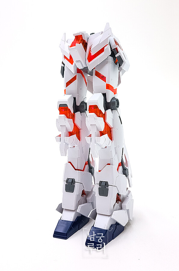 (스압) 건프라 뉴비 남궁루리의 네 번째 완성작, 유니콘 건담 메가사이즈 (DM)_3.jpg