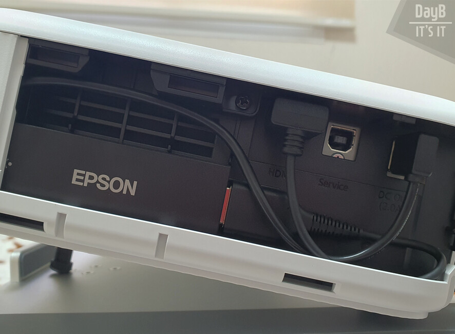 밝은 실내에서도 사용가능한 엡손 빔프로젝터 CO-FH02 후기_13.png