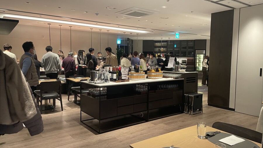 10만원에 랍스터 무제한 실화임?_6.jpg