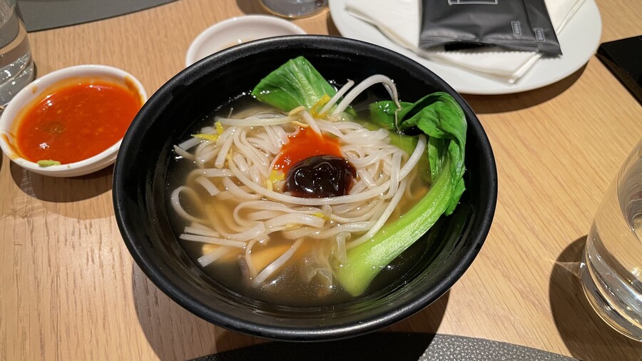 10만원에 랍스터 무제한 실화임?_19.jpg