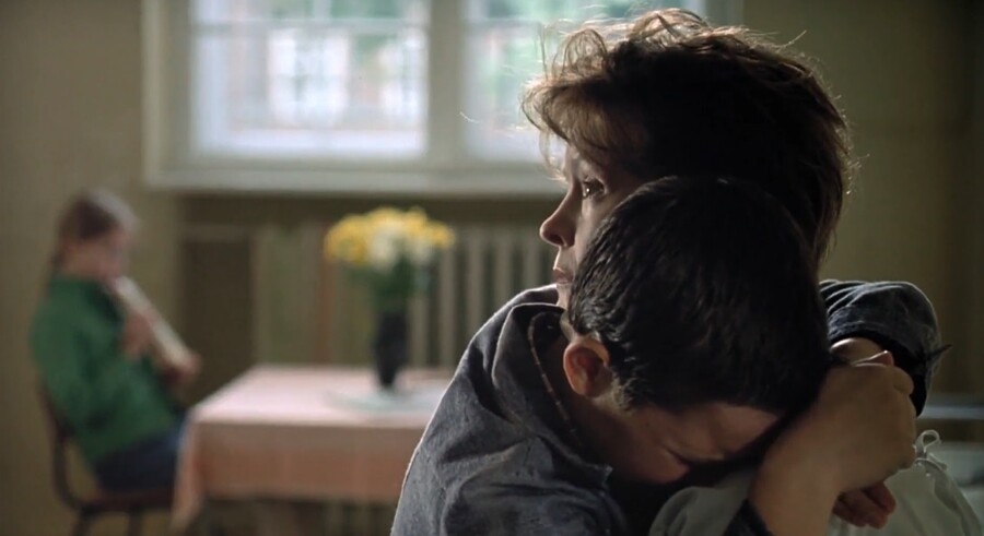 헬무트 제모가 엄마한테 구라까는데 박평식 8점인 영화_1.jpg