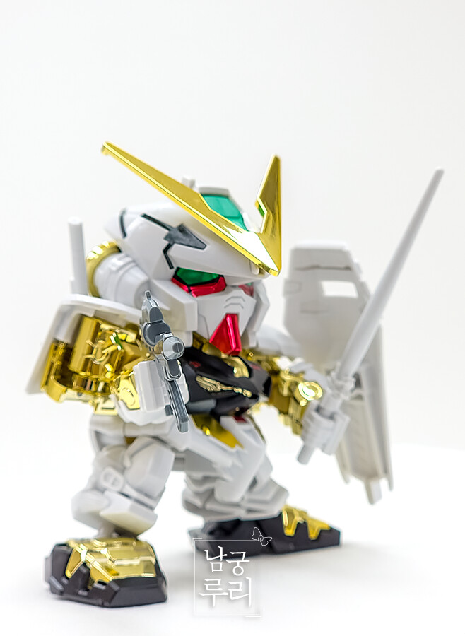 건프라 뉴비 남궁루리의 5번째 완성작, BB전사 건담 아스트레이 골드 프레임_4.png