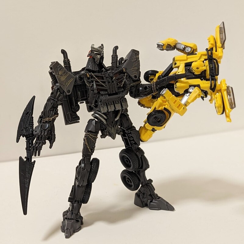 Image of Transformers Rise Of The Beasts Scourge Toy (30)__scaled_800.jpg