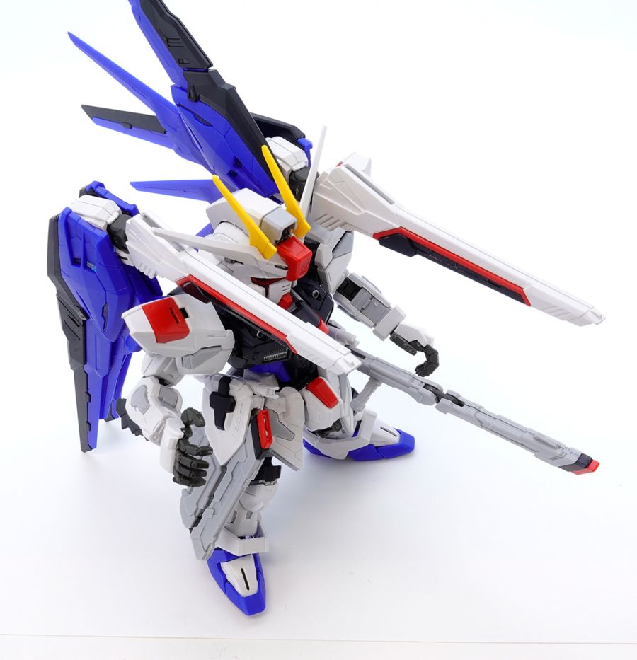 MGSD 프리덤 건담 샘플 소개_24.jpg